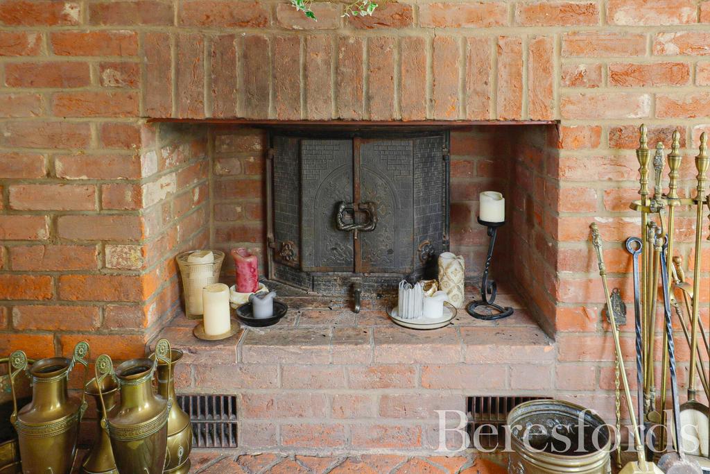 Main Road, Mundon, CM9 4 bed detached house for sale - £695,000