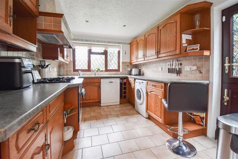 undefined, Glen Hazel, Hook End, Brentwood
