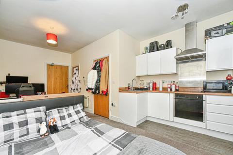 Studio for sale, Farnsby Street, Swindon