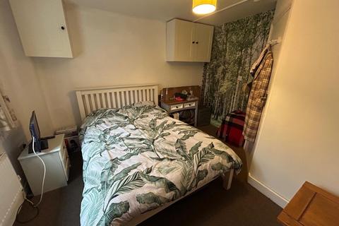 undefined, ., Milton Keynes, MK5