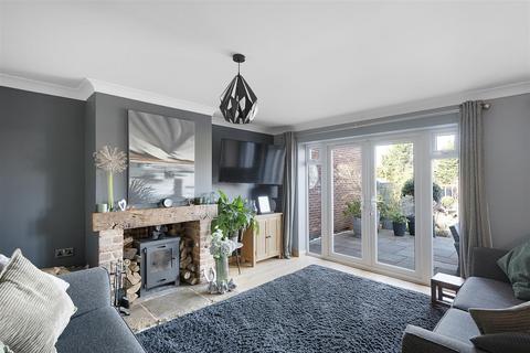 4 bedroom detached bungalow for sale, Newmarket Road, Bury St. Edmunds