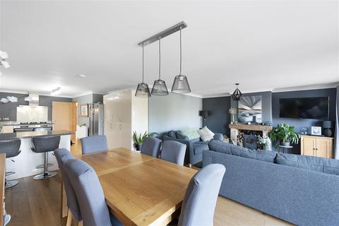 4 bedroom detached bungalow for sale, Newmarket Road, Bury St. Edmunds