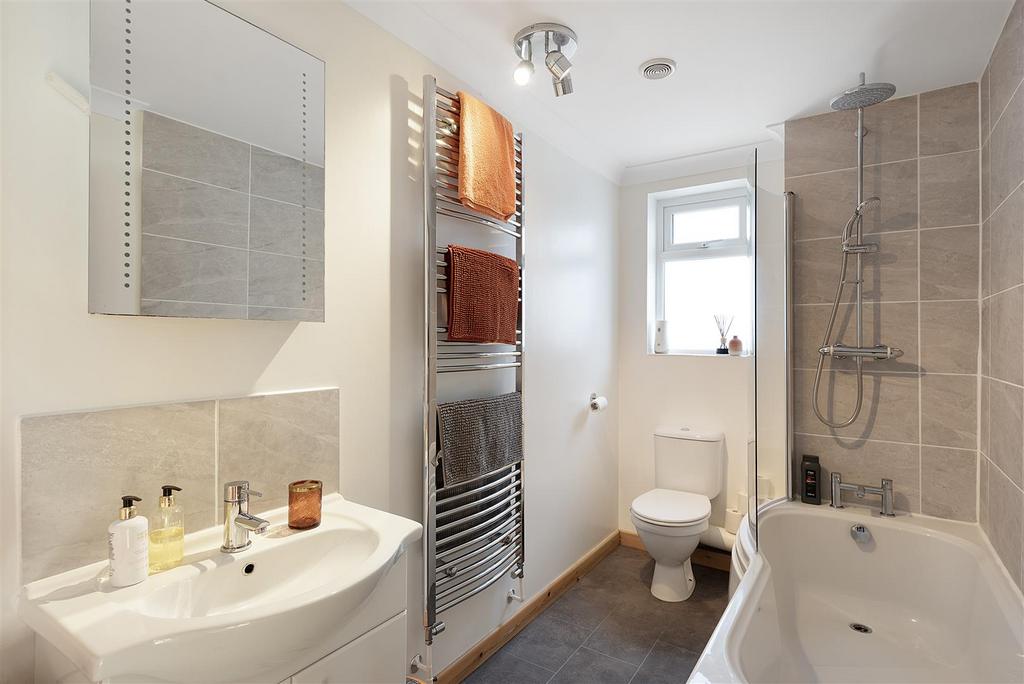 102 Newmarket Road ph24.jpg