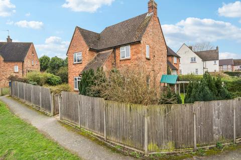 3 bedroom semi-detached house for sale - Pond Close, Amersham, HP7