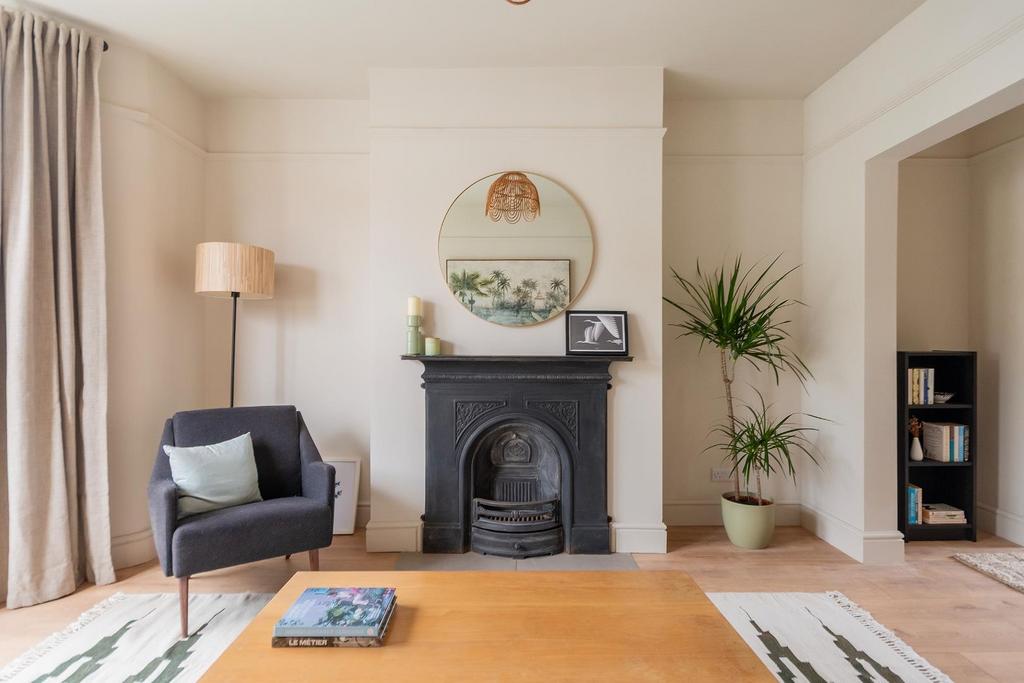 1 G1 PRBN - Living Room B.jpg