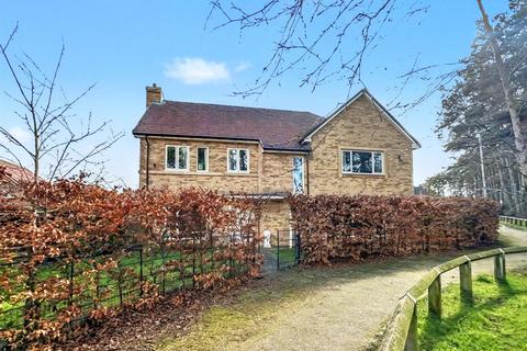 5 bedroom detached house for sale - Bowmont Walk, St. Mary Park, Morpeth