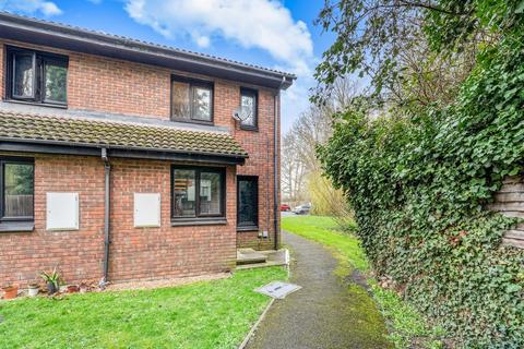 1 bedroom end of terrace house for sale, Aspen Close, Staines-upon-Thames, TW18