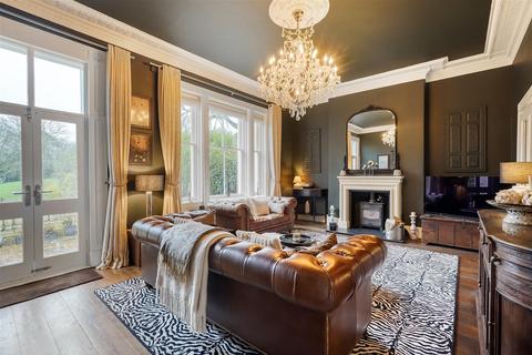 4 bedroom terraced house for sale, Coniscliffe Road, Darlington