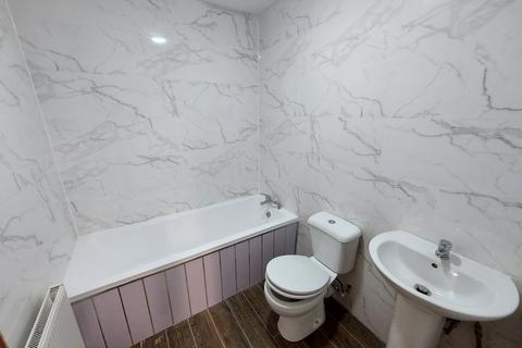 2 bedroom apartment to rent, Redhouse Street, WALSALL