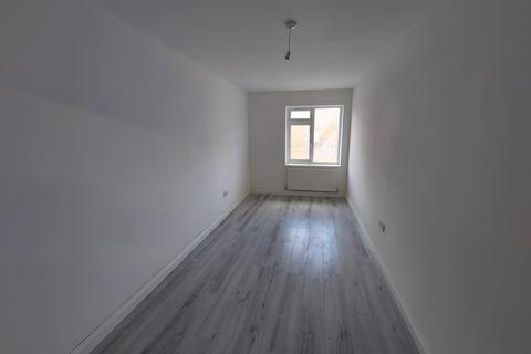 2 bedroom apartment to rent, Redhouse Street, WALSALL