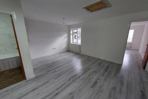 2 bedroom apartment to rent, Redhouse Street, WALSALL