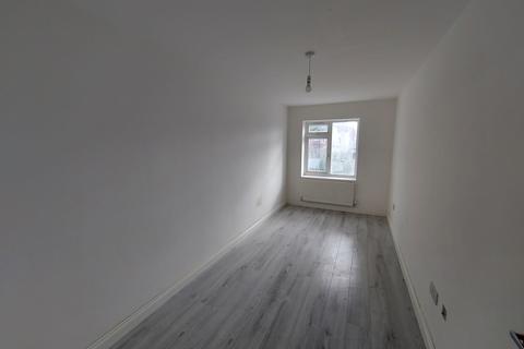 2 bedroom apartment to rent, Redhouse Street, WALSALL