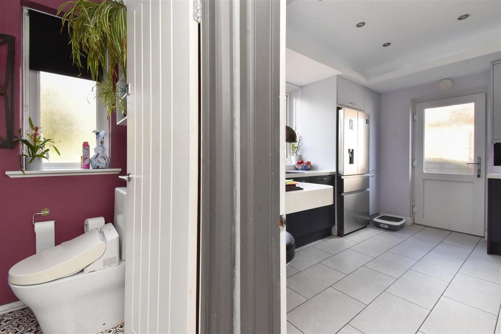 Bathroom/kitchen