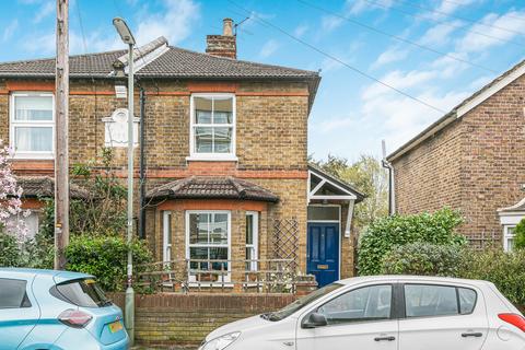 3 bedroom semi-detached house for sale - Edgell Road, Staines-upon-Thames, Surrey, TW18