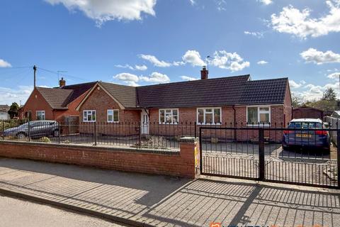 3 bedroom detached bungalow for sale - Warwick Road, Balderton NG24