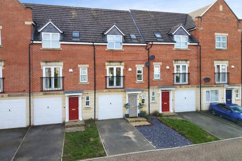 3 bedroom townhouse for sale, Haddon Way, Loughborough, Leicestershire