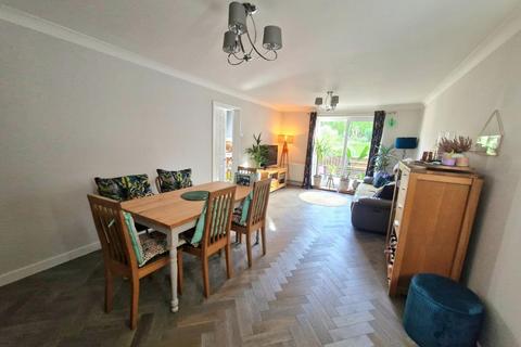 undefined, Kingmaker Way, Buckingham Fields NN4