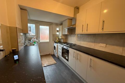 undefined, Southall, London UB1