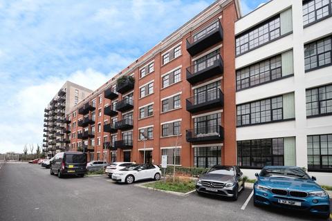 2 bedroom flat to rent, Farine Avenue, Hayes UB3