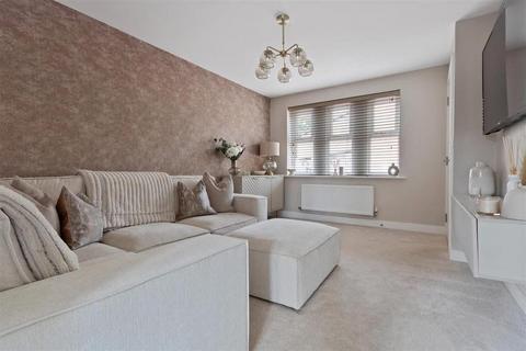 3 bedroom semi-detached house for sale, Albion Close, Apperley Bridge, Bradford