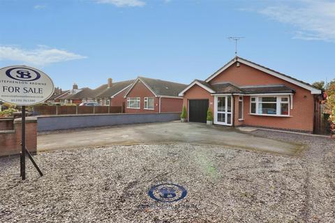 2 bedroom detached bungalow for sale - Abbey Road, Sandbach