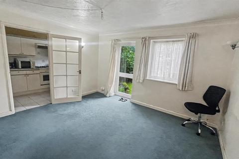 2 bedroom apartment for sale, Nelson Court, Moseley B13