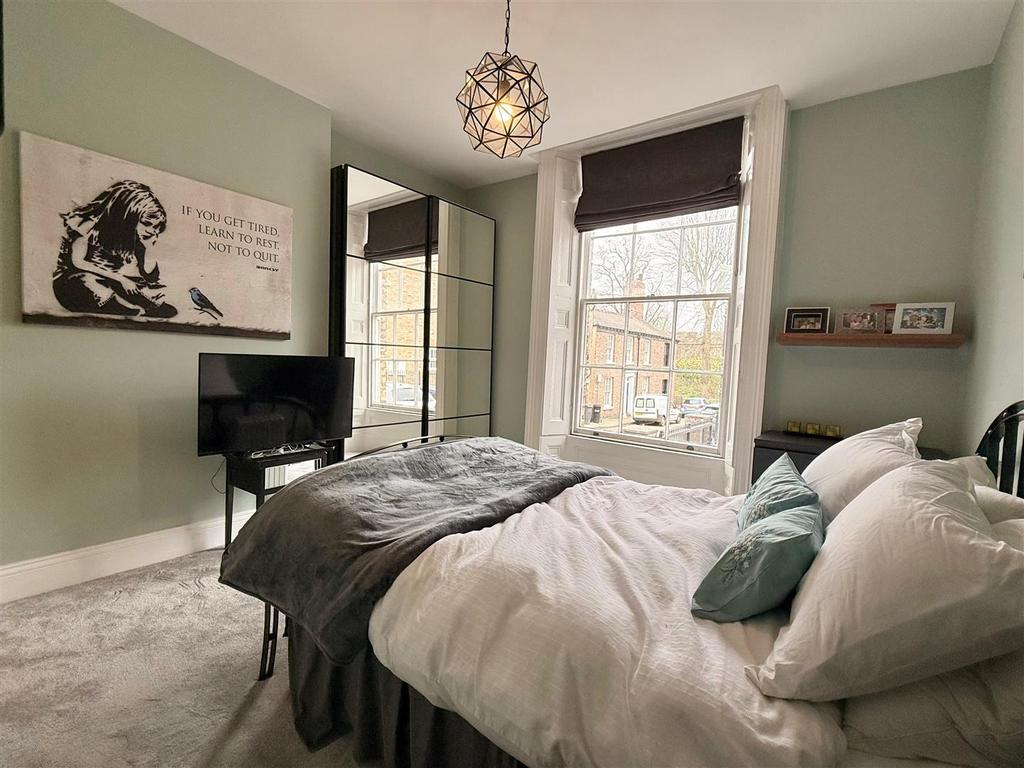 Bedroom 1.jpg