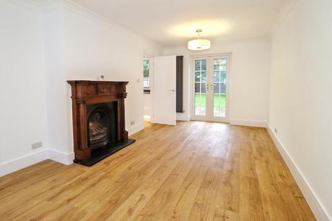 undefined, Ross Road, Twickenham TW2