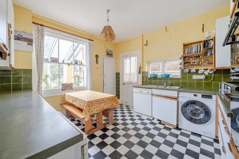 undefined, Princes Road, Weybridge, KT13