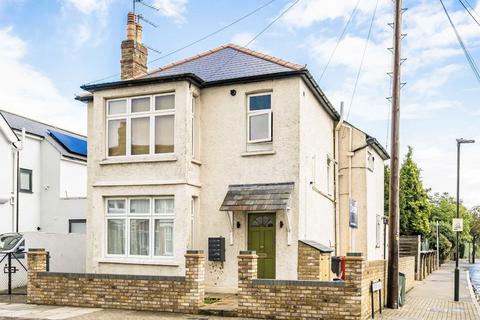 undefined, Percy Road, Hampton TW12