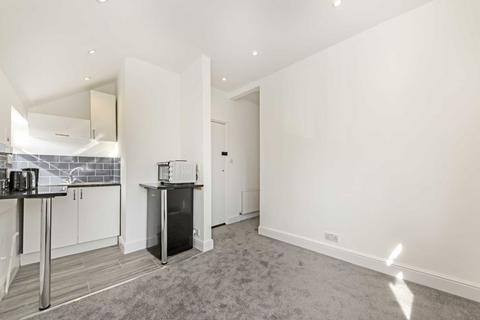 undefined, Percy Road, Hampton TW12