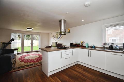 3 bedroom end of terrace house for sale, Sharp Street, Hull