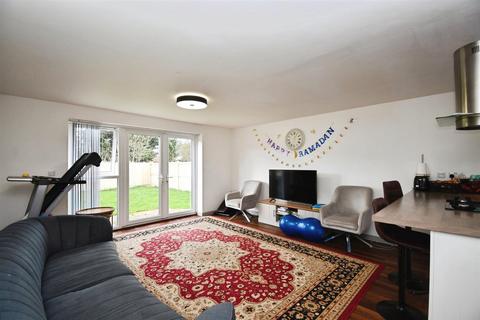 3 bedroom end of terrace house for sale, Sharp Street, Hull
