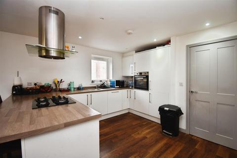 3 bedroom end of terrace house for sale, Sharp Street, Hull