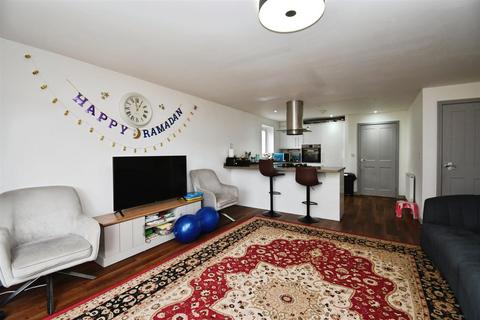 3 bedroom end of terrace house for sale, Sharp Street, Hull