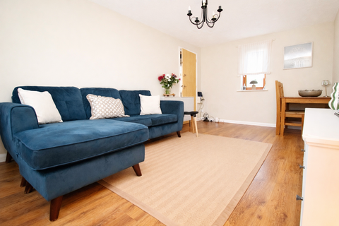 undefined, Bove Moor Close, Street