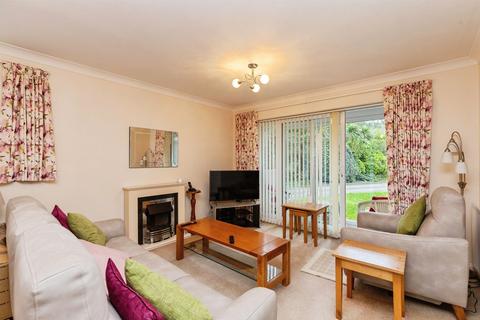 2 bedroom ground floor flat for sale, Wimborne Road, BOURNEMOUTH
