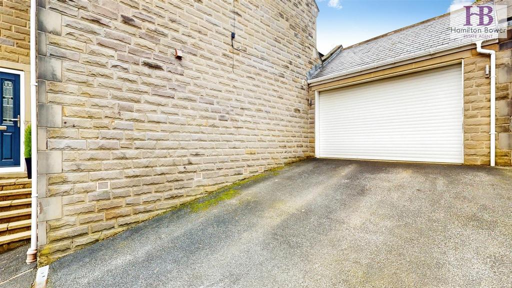Drive &amp; Garage