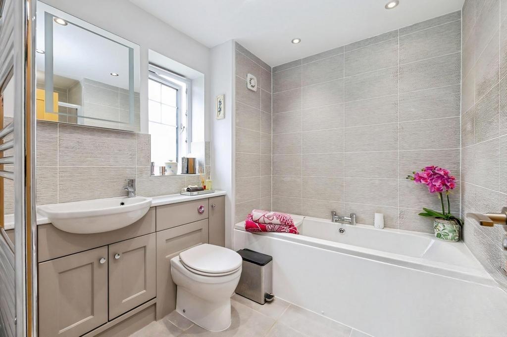 Ensuite to bedroom Two