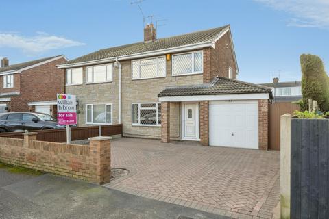 3 bedroom semi-detached house for sale - Cherry Tree Drive, Dunscroft, Doncaster
