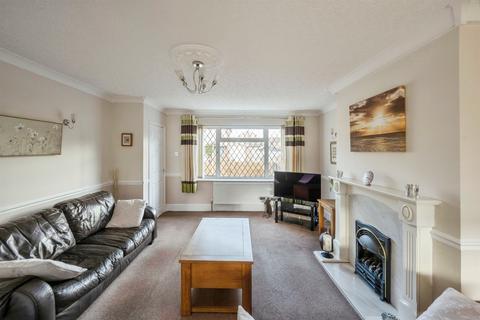 3 bedroom semi-detached house for sale, Cherry Tree Drive, Dunscroft, Doncaster