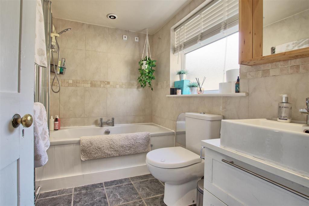 Bathroom.jpg