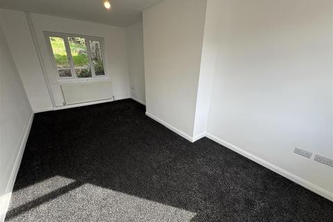 2 bedroom end of terrace house to rent, Greenwood Road, Baildon, Shipley