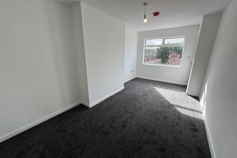 2 bedroom end of terrace house to rent, Greenwood Road, Baildon, Shipley