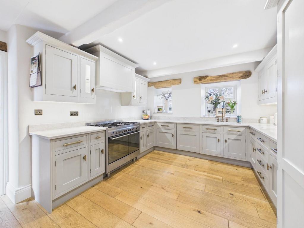 CAM04899 G0-PR0292-STILL002.jpg