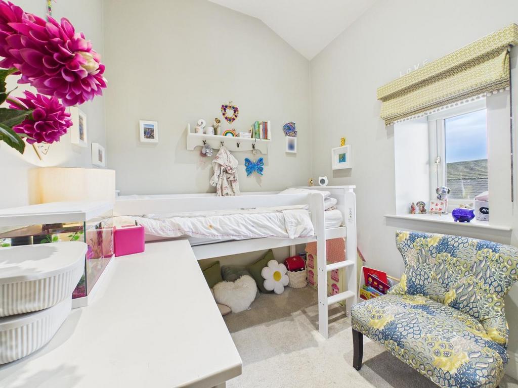 CAM04899 G0-PR0292-STILL026.jpg