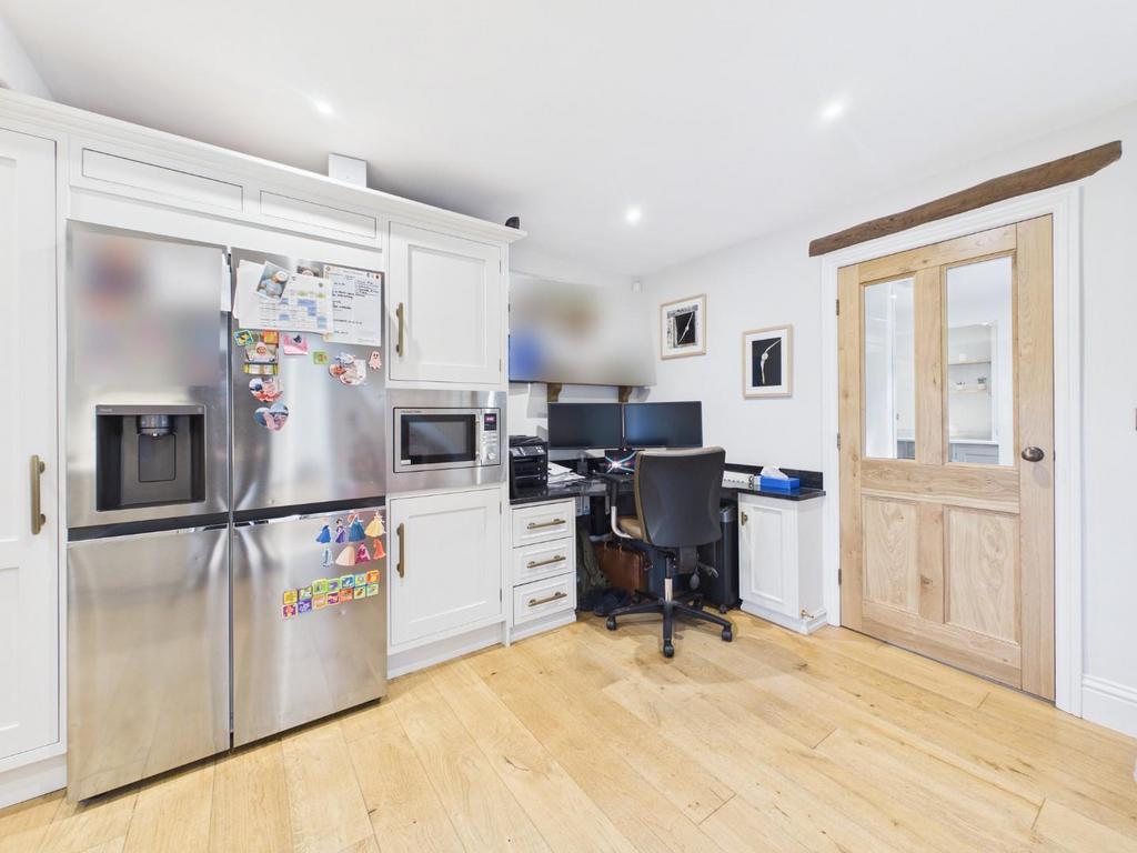 CAM04899 G0-PR0292-STILL004.jpg