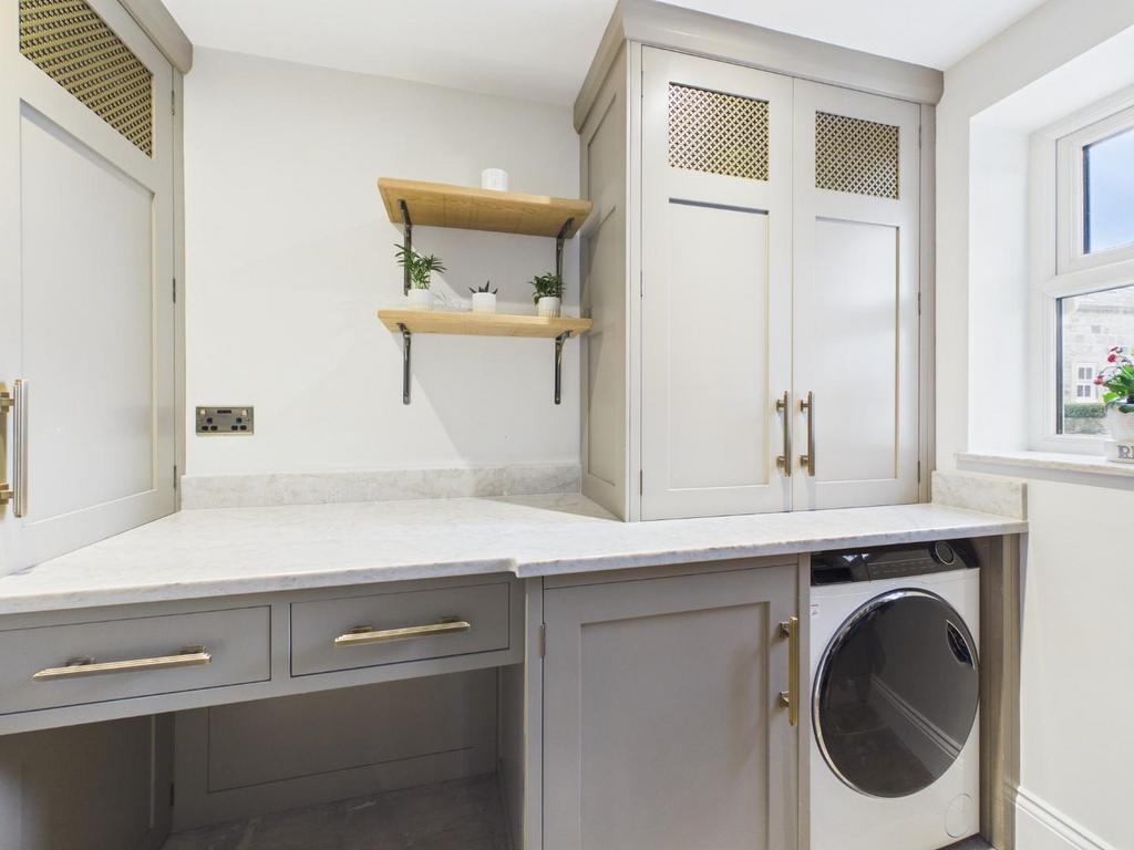 CAM04899 G0-PR0292-STILL028.jpg