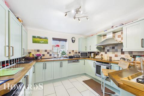 undefined, Beach Road, Lowestoft