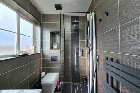3 bedroom detached house for sale, Lowry Close, Corby NN18